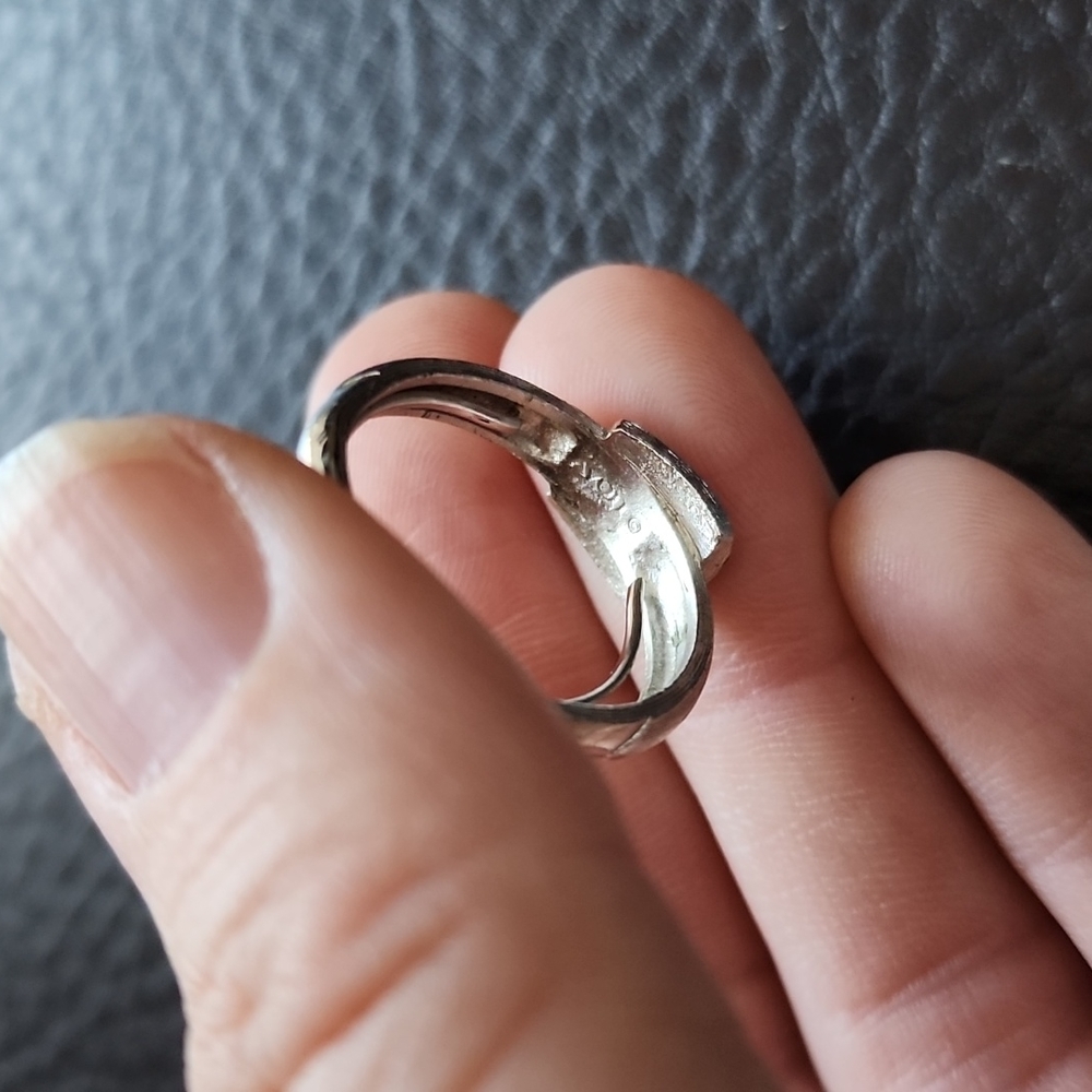 Avon ring- size 8 - Picture 6 of 8